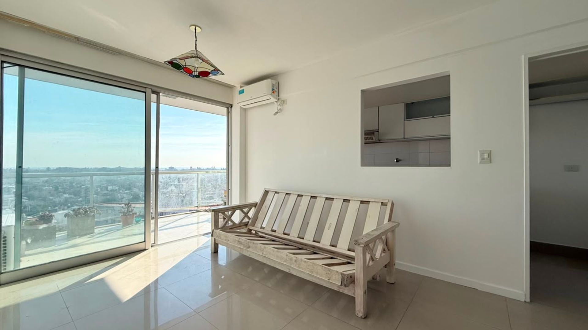 VENDE DEPARTAMENTO 2 AMB piso 14 CON COCHERA