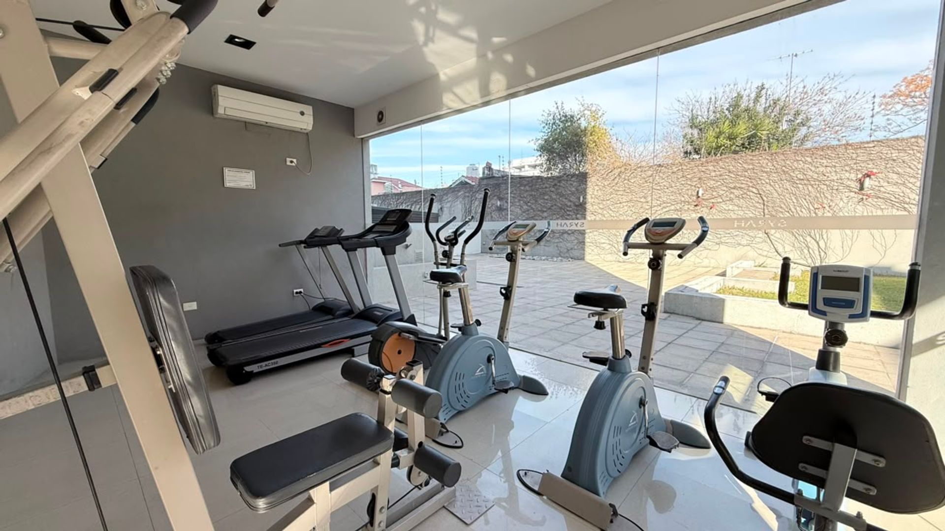 VENDE DEPARTAMENTO 2 AMB piso 14 CON COCHERA