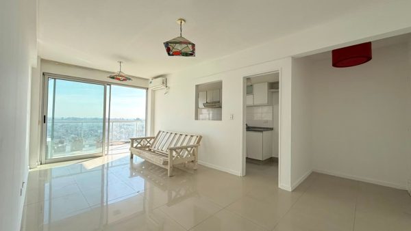 VENDE DEPARTAMENTO 2 AMB piso 14 CON COCHERA