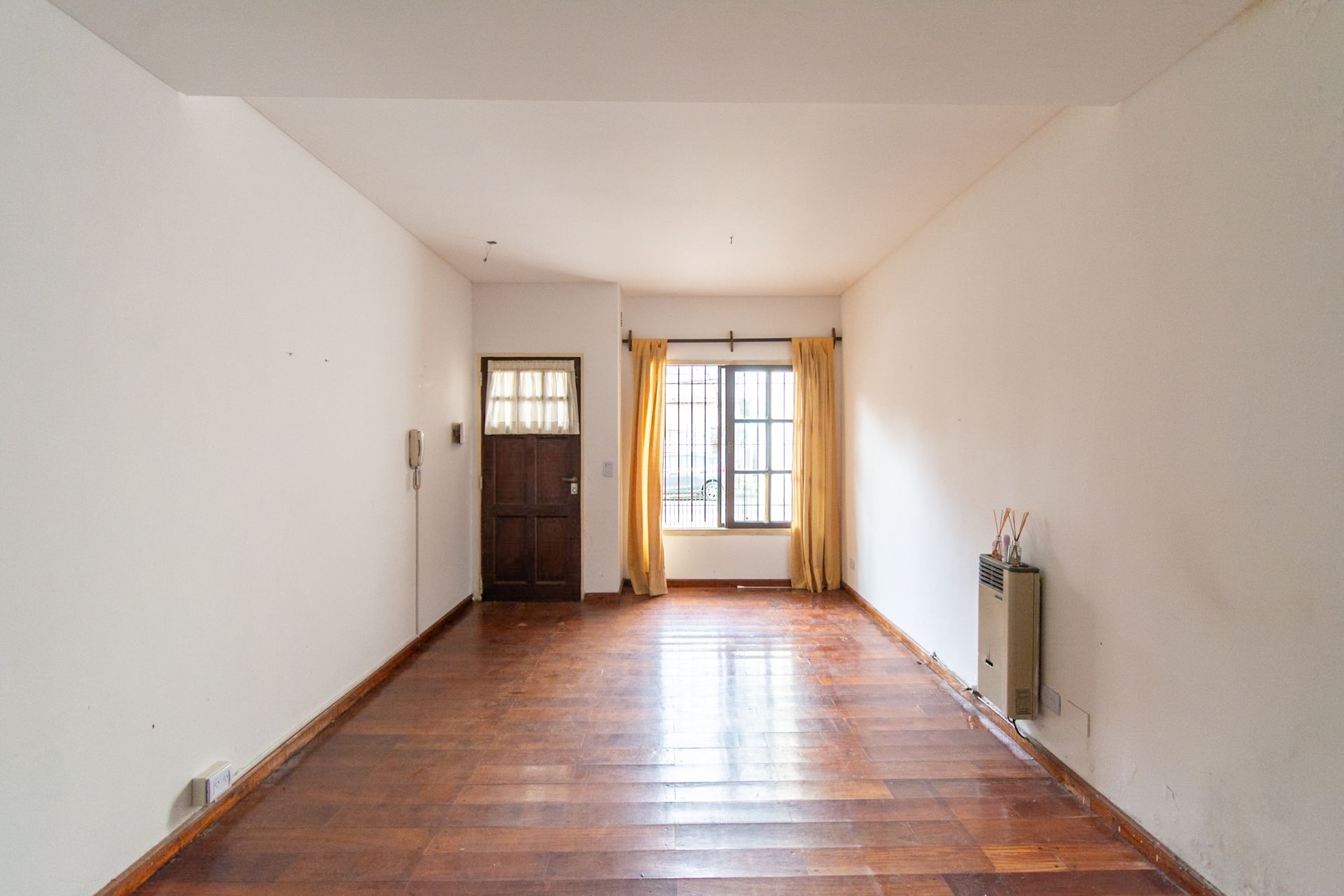 Triplex Con Cochera Olivos Patio Terraza Mucha Luz