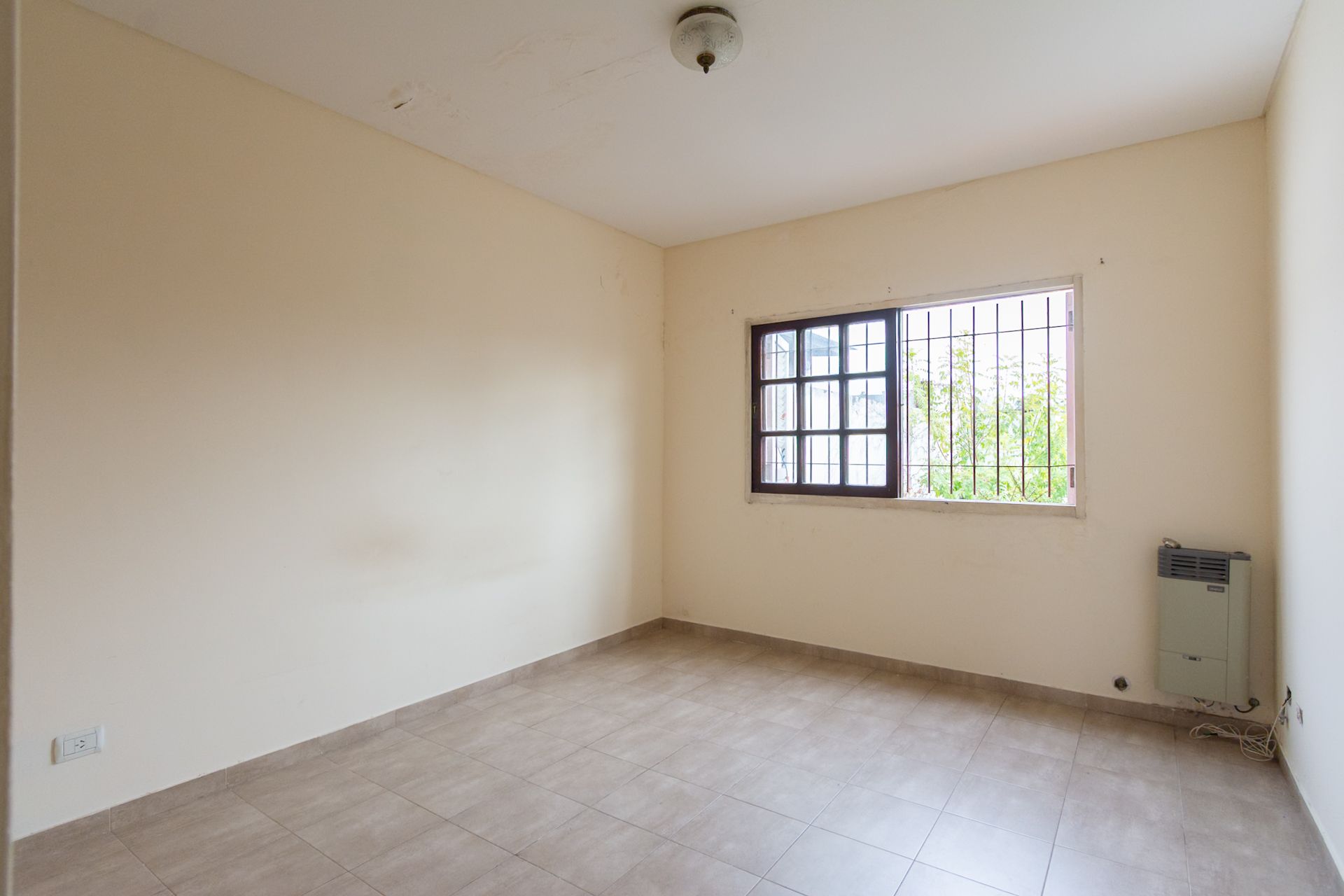 Triplex Con Cochera Olivos Patio Terraza Mucha Luz