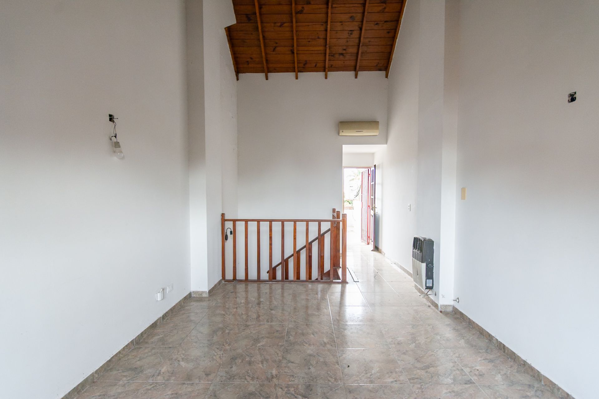 Triplex Con Cochera Olivos Patio Terraza Mucha Luz