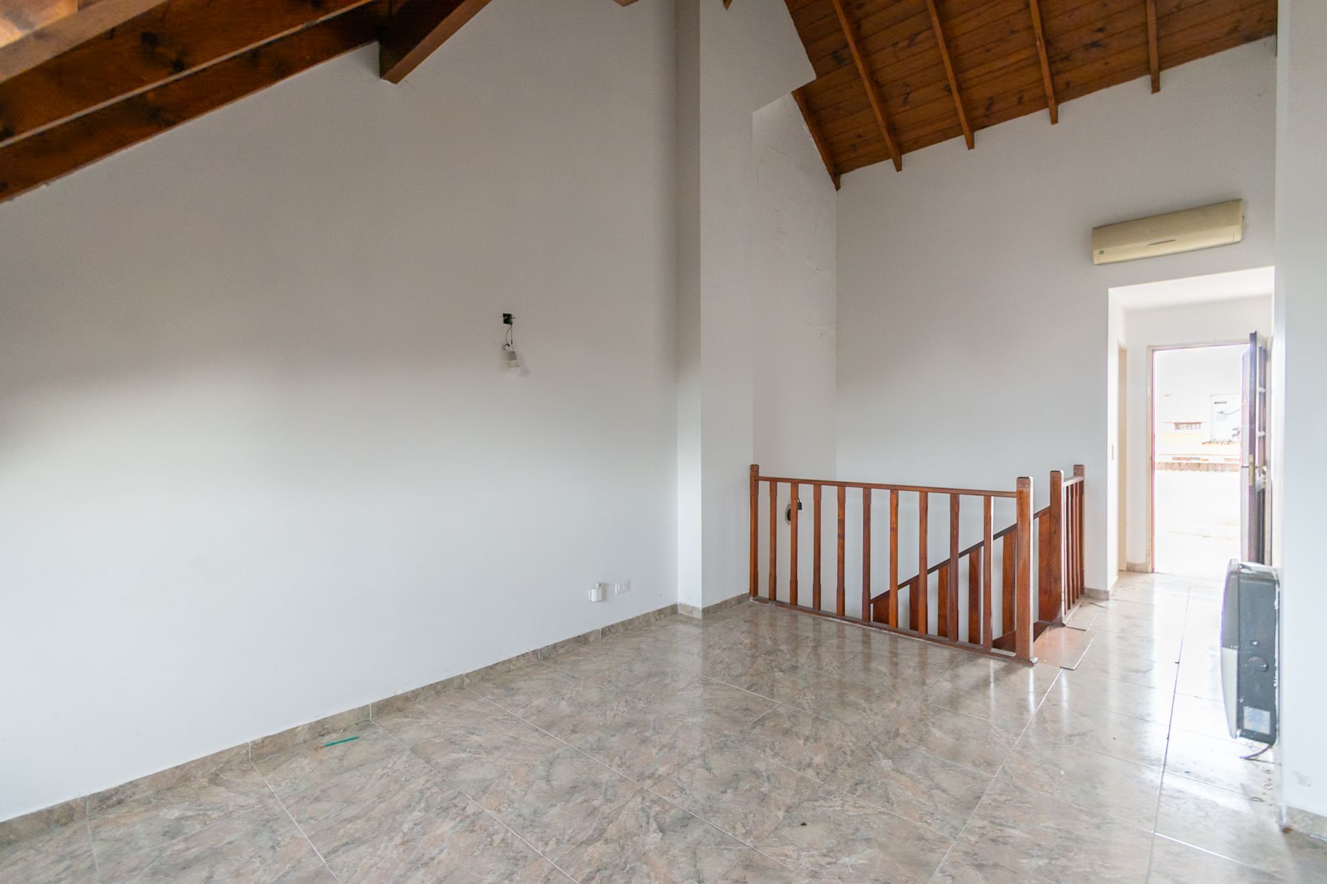 Triplex Con Cochera Olivos Patio Terraza Mucha Luz