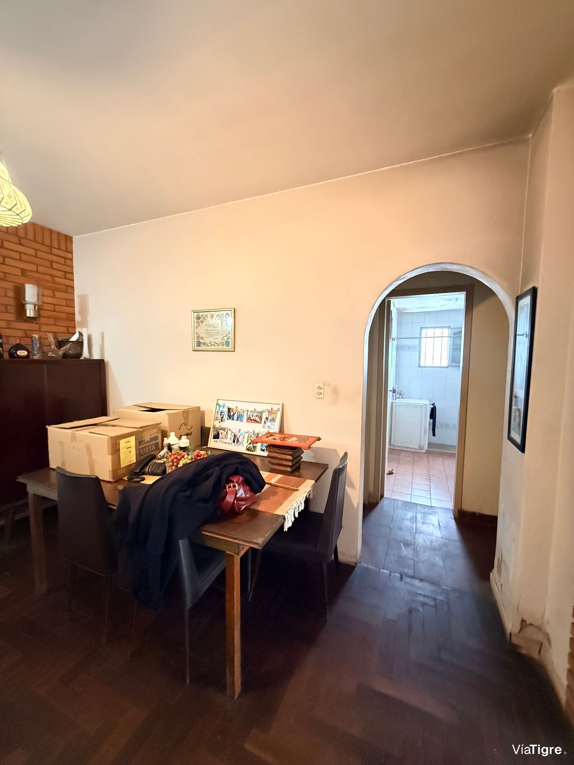 Casa en Venta en Villa Adelina en LOTE propio.