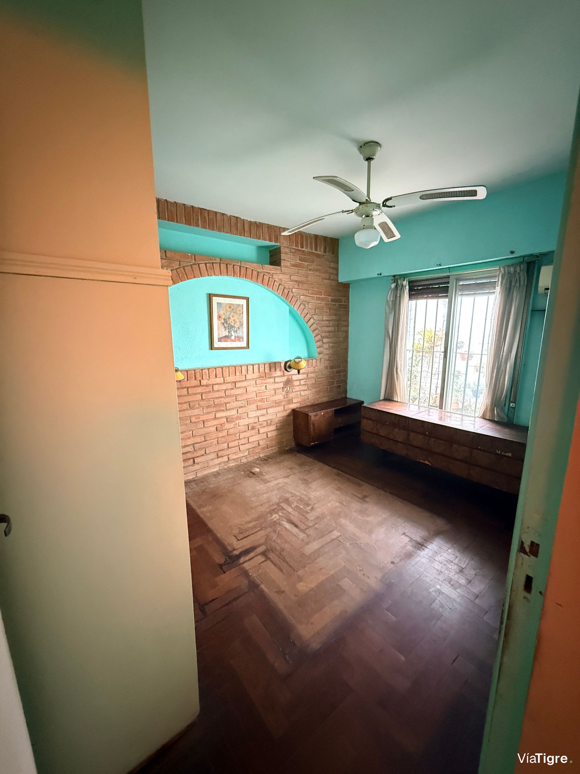 Casa en Venta en Villa Adelina en LOTE propio.