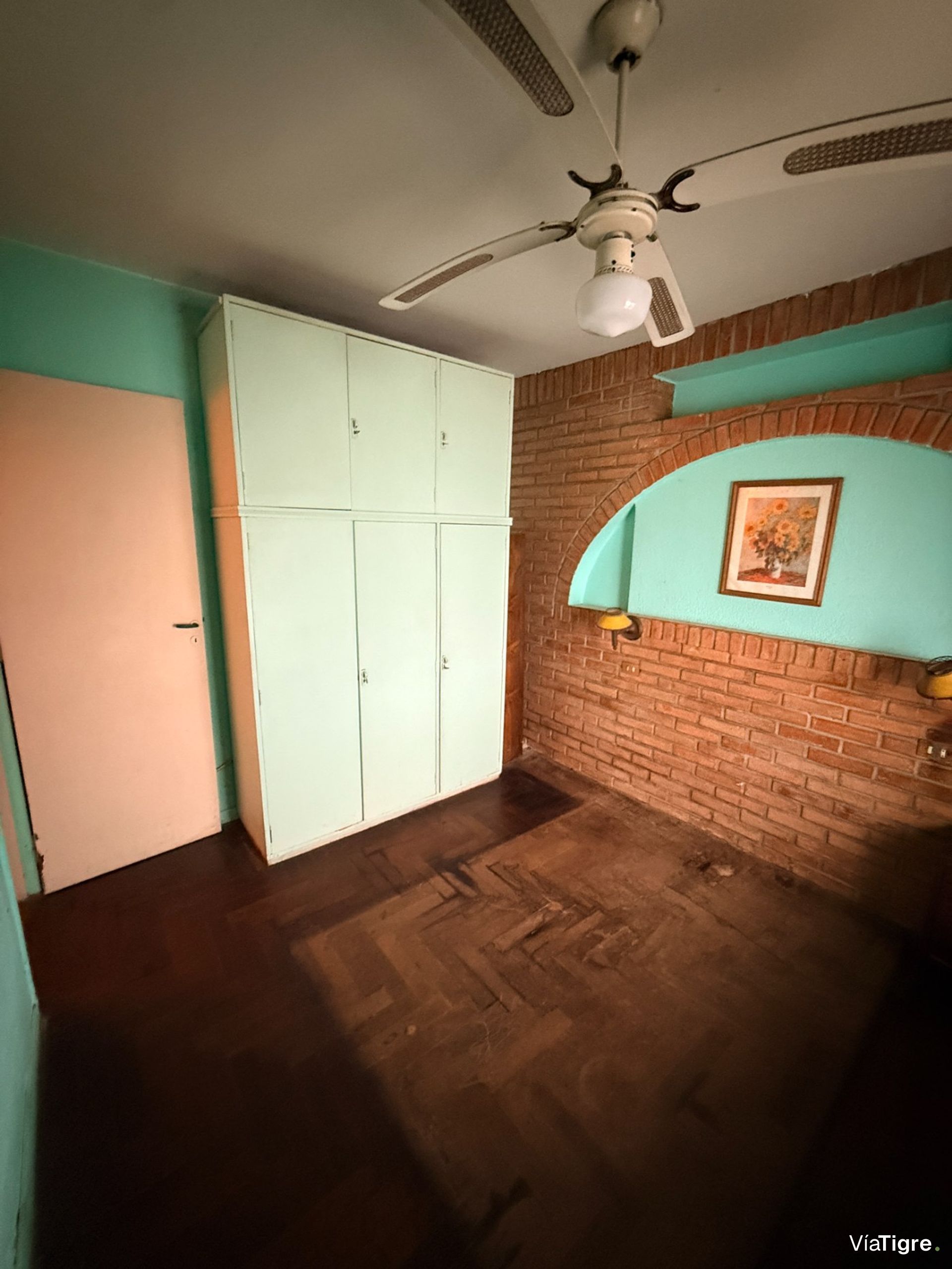 Casa en Venta en Villa Adelina en LOTE propio.