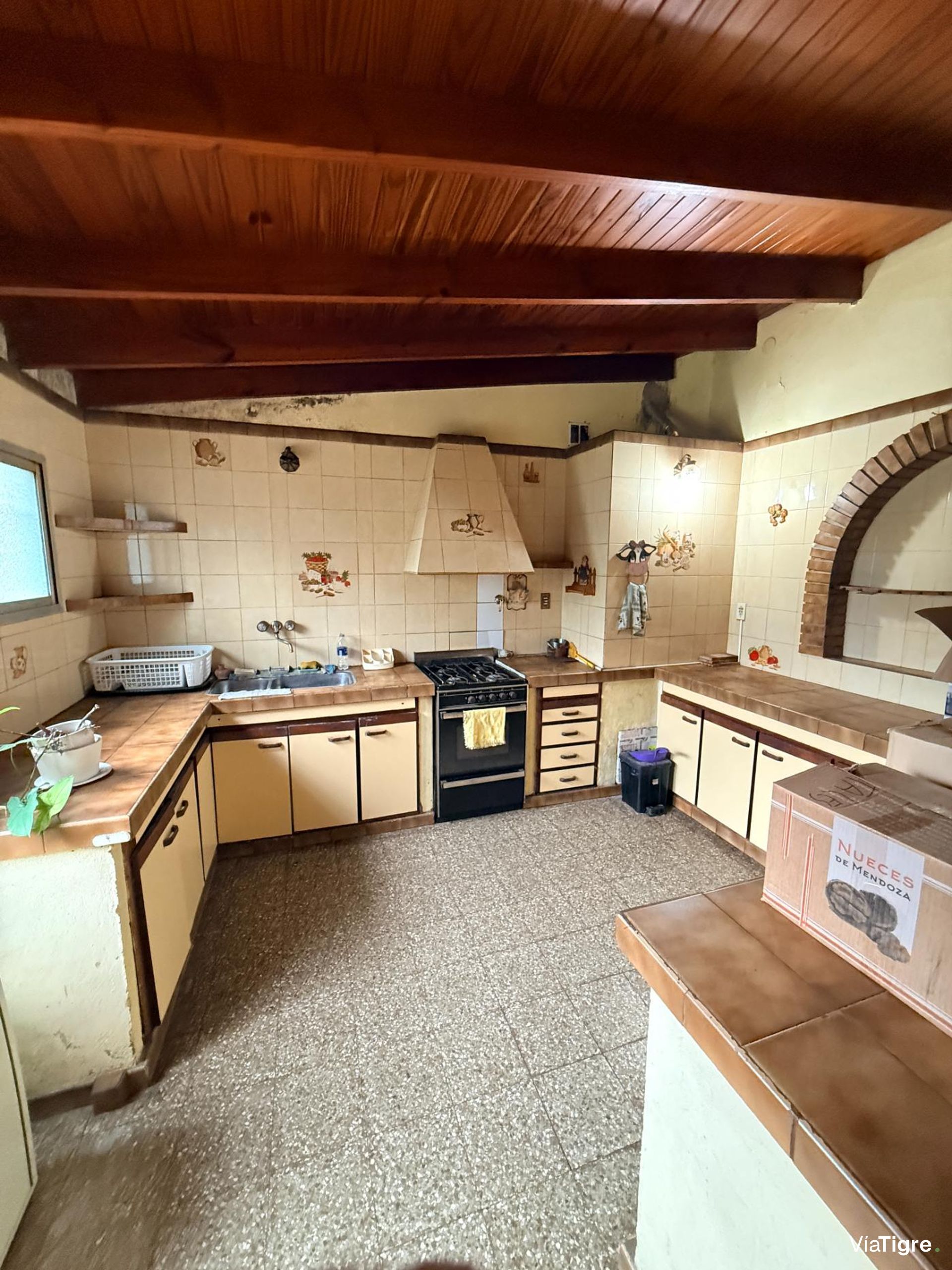 Casa en Venta en Villa Adelina en LOTE propio.