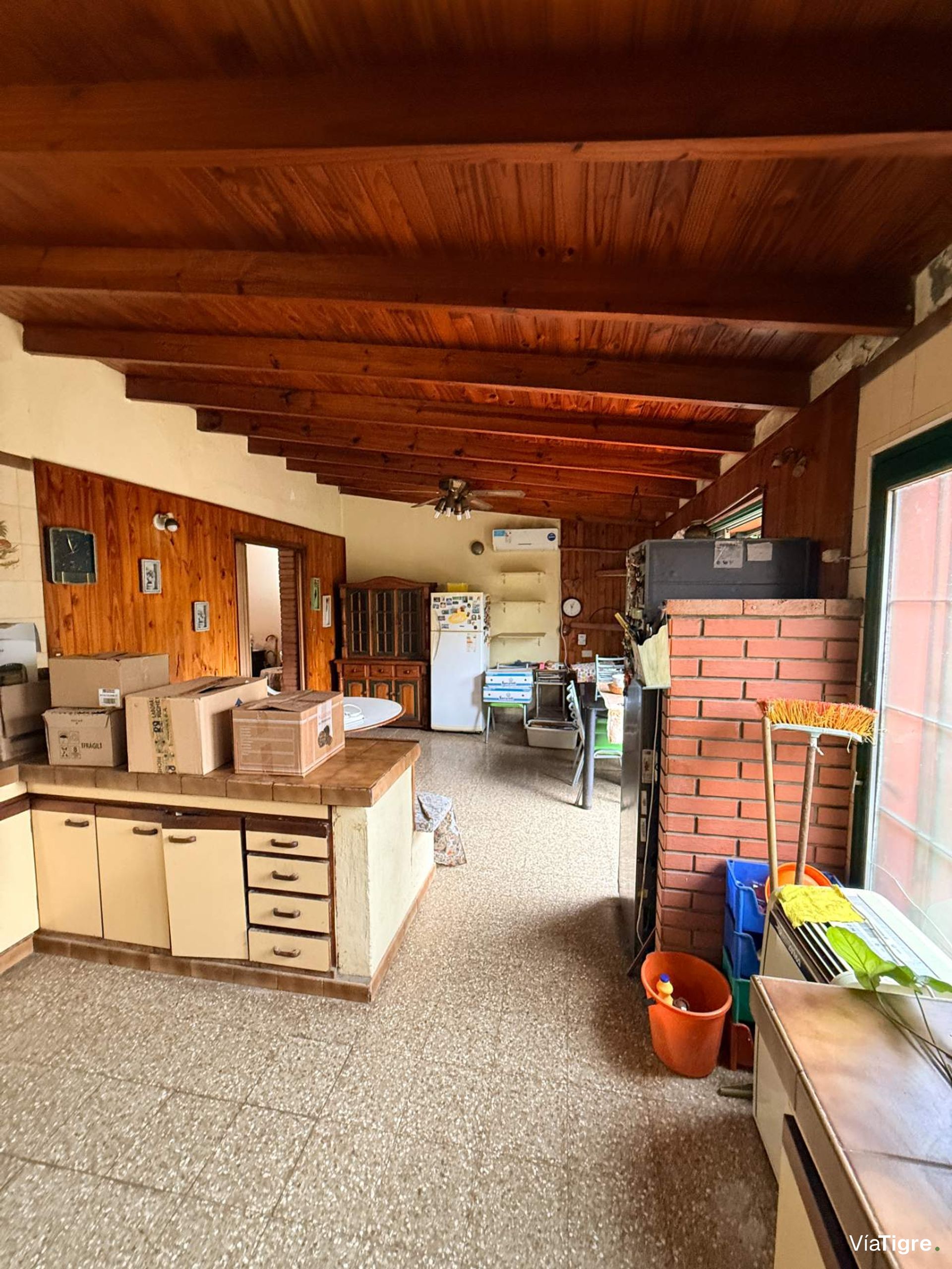Casa en Venta en Villa Adelina en LOTE propio.