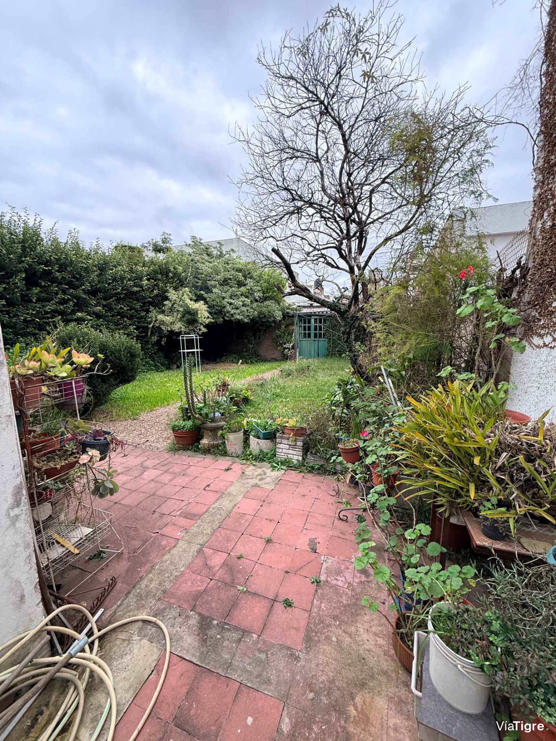 Casa en Venta en Villa Adelina en LOTE propio.