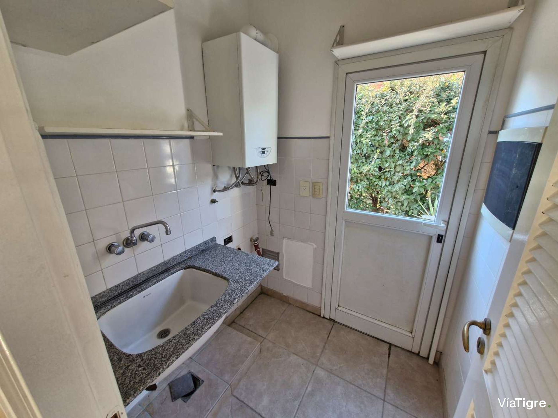 Casa En Santa María De Tigre Con Quincho Y Pileta
