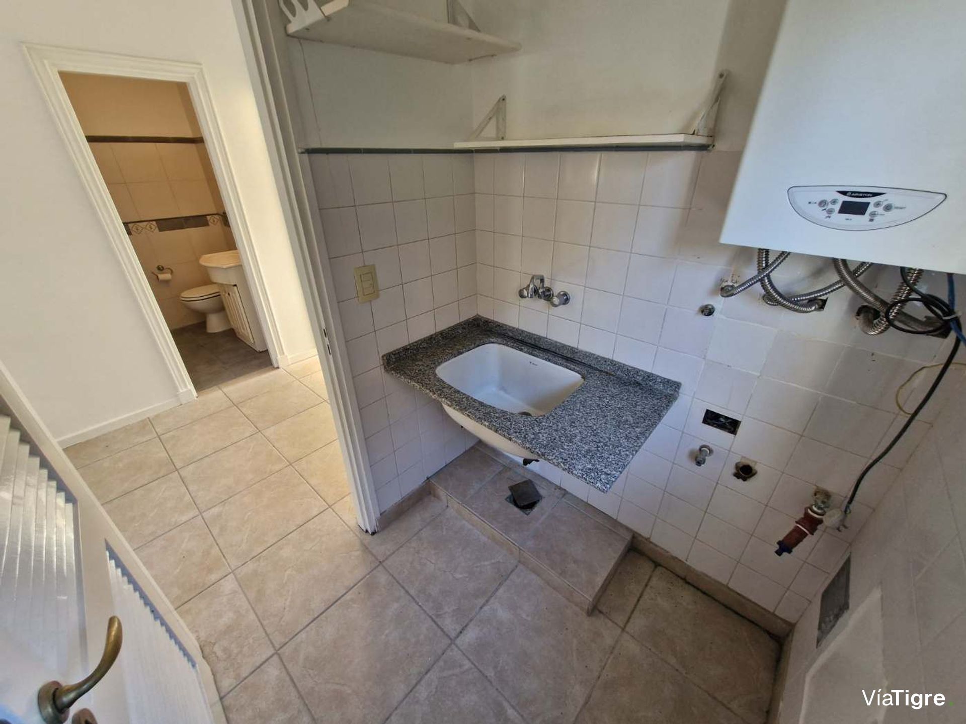 Casa En Santa María De Tigre Con Quincho Y Pileta
