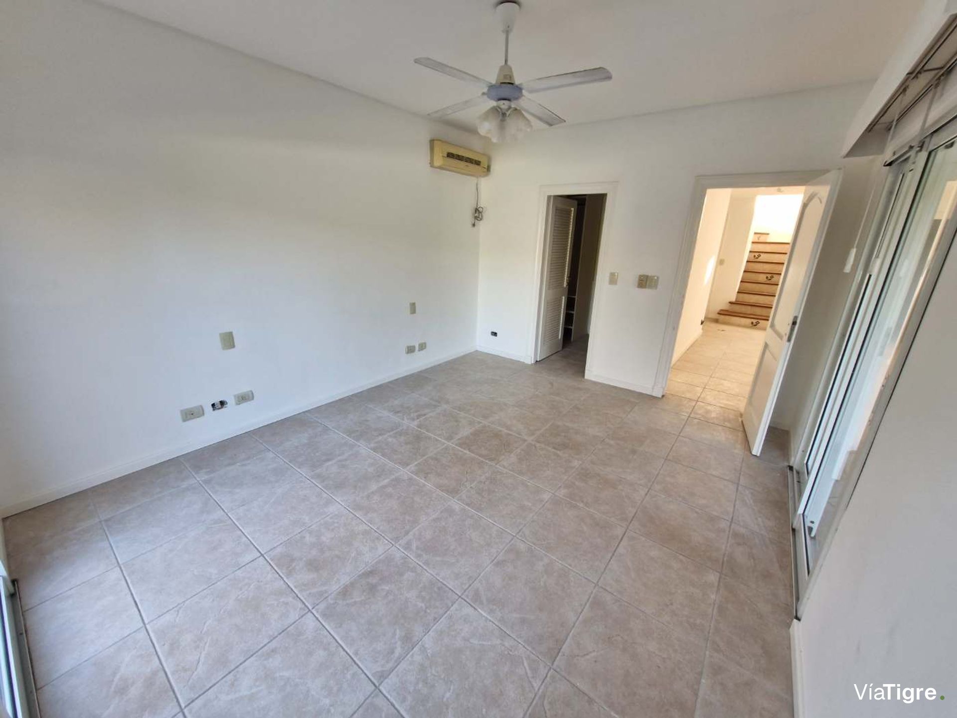 Casa En Santa María De Tigre Con Quincho Y Pileta