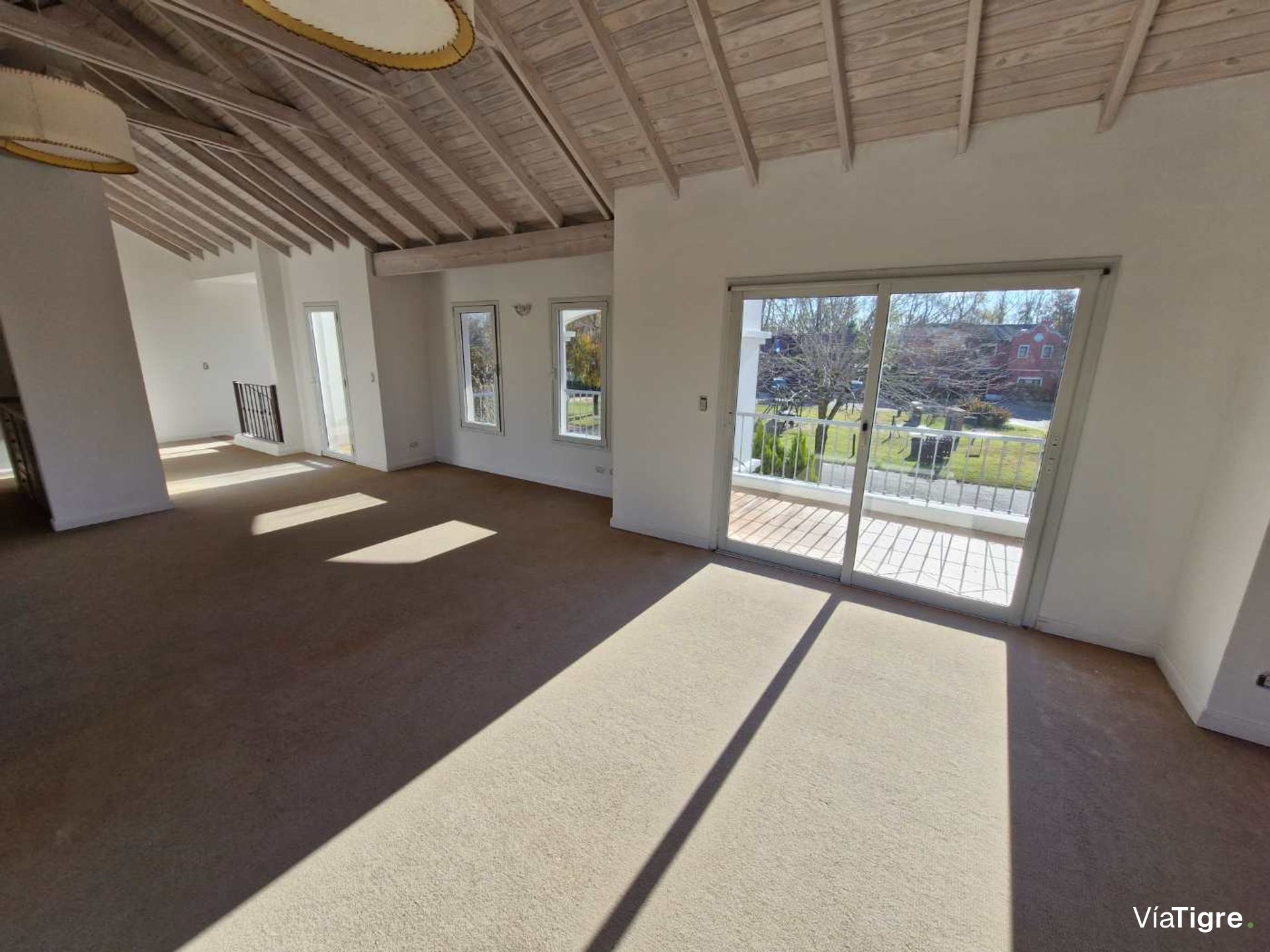 Casa En Santa María De Tigre Con Quincho Y Pileta