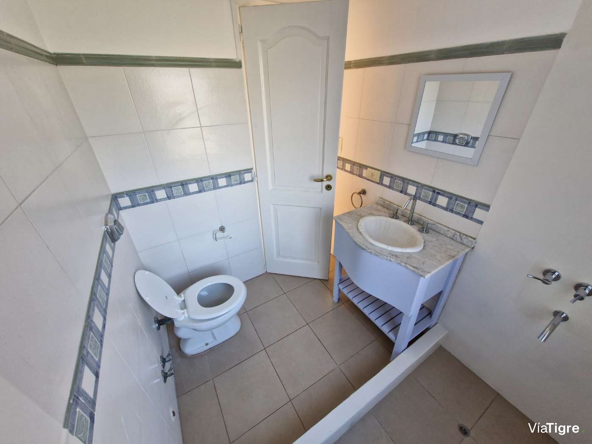 Casa En Santa María De Tigre Con Quincho Y Pileta