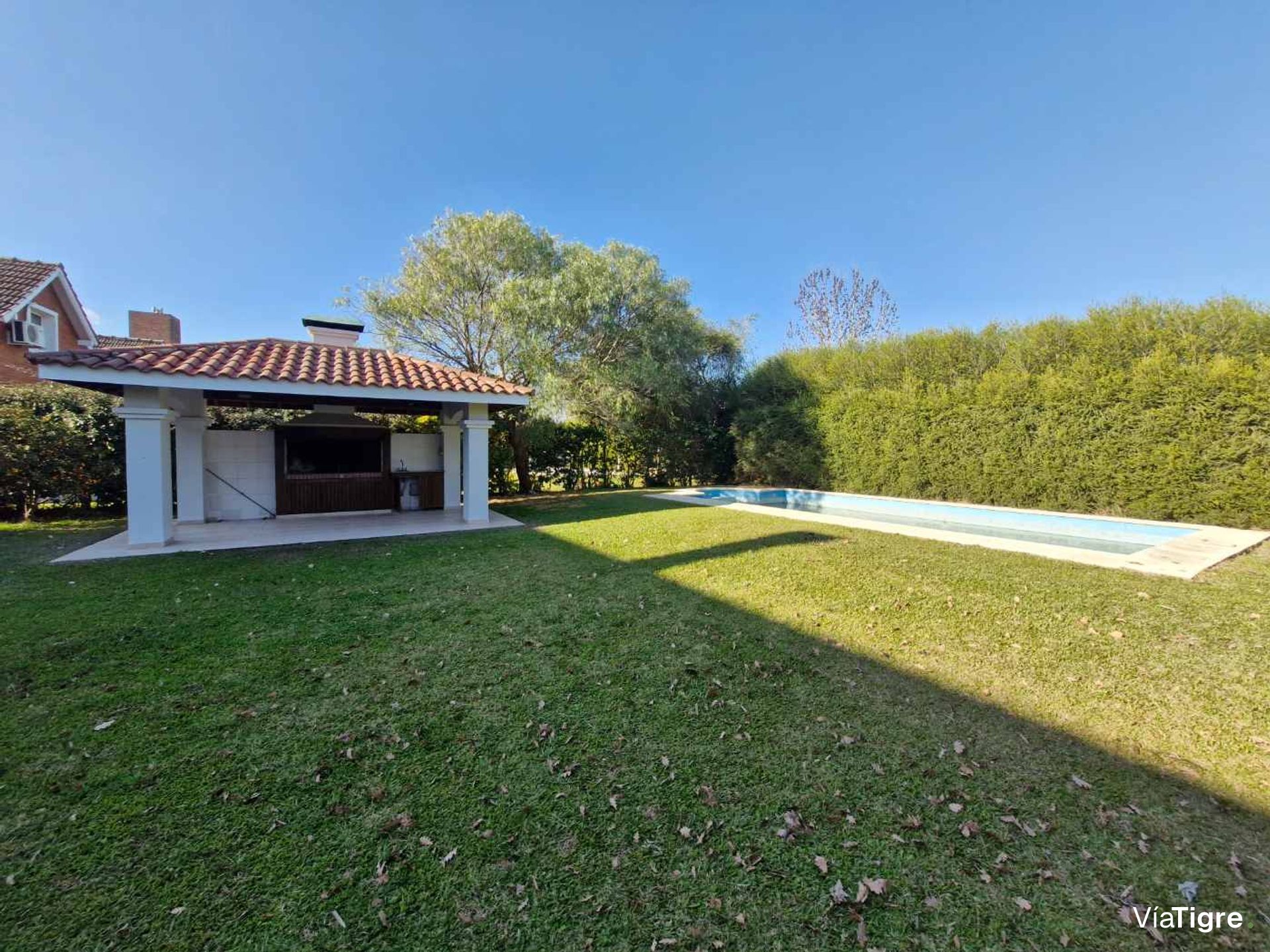 Casa En Santa María De Tigre Con Quincho Y Pileta