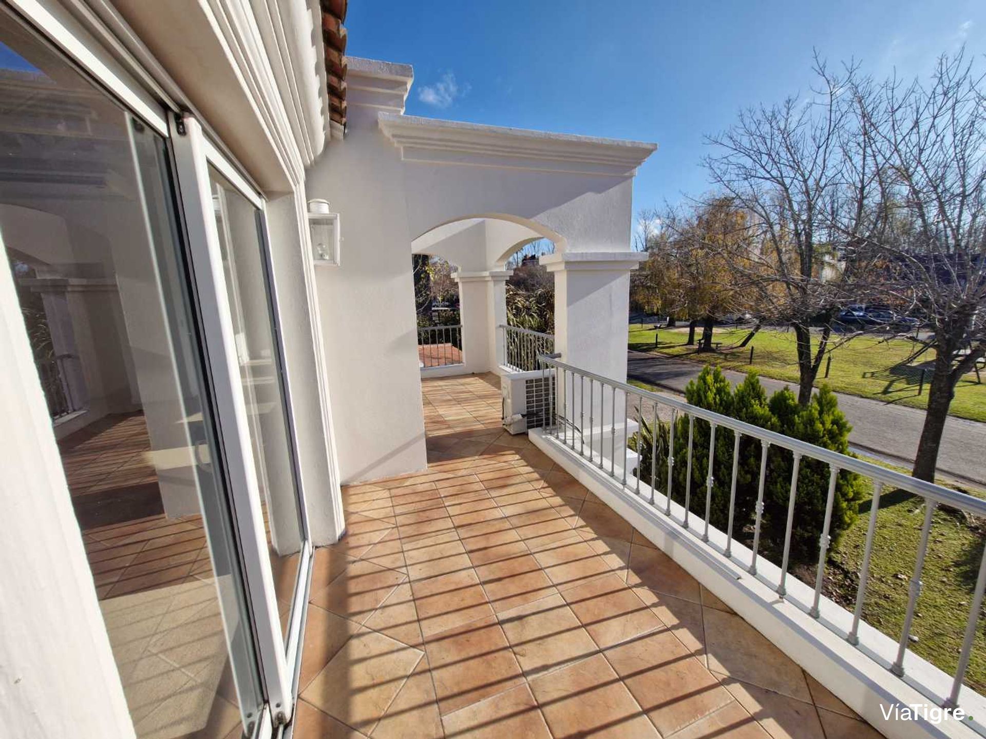 Casa En Santa María De Tigre Con Quincho Y Pileta