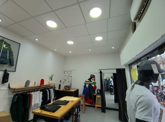 Alquiler Local Munro Apto Comercial / Profesional