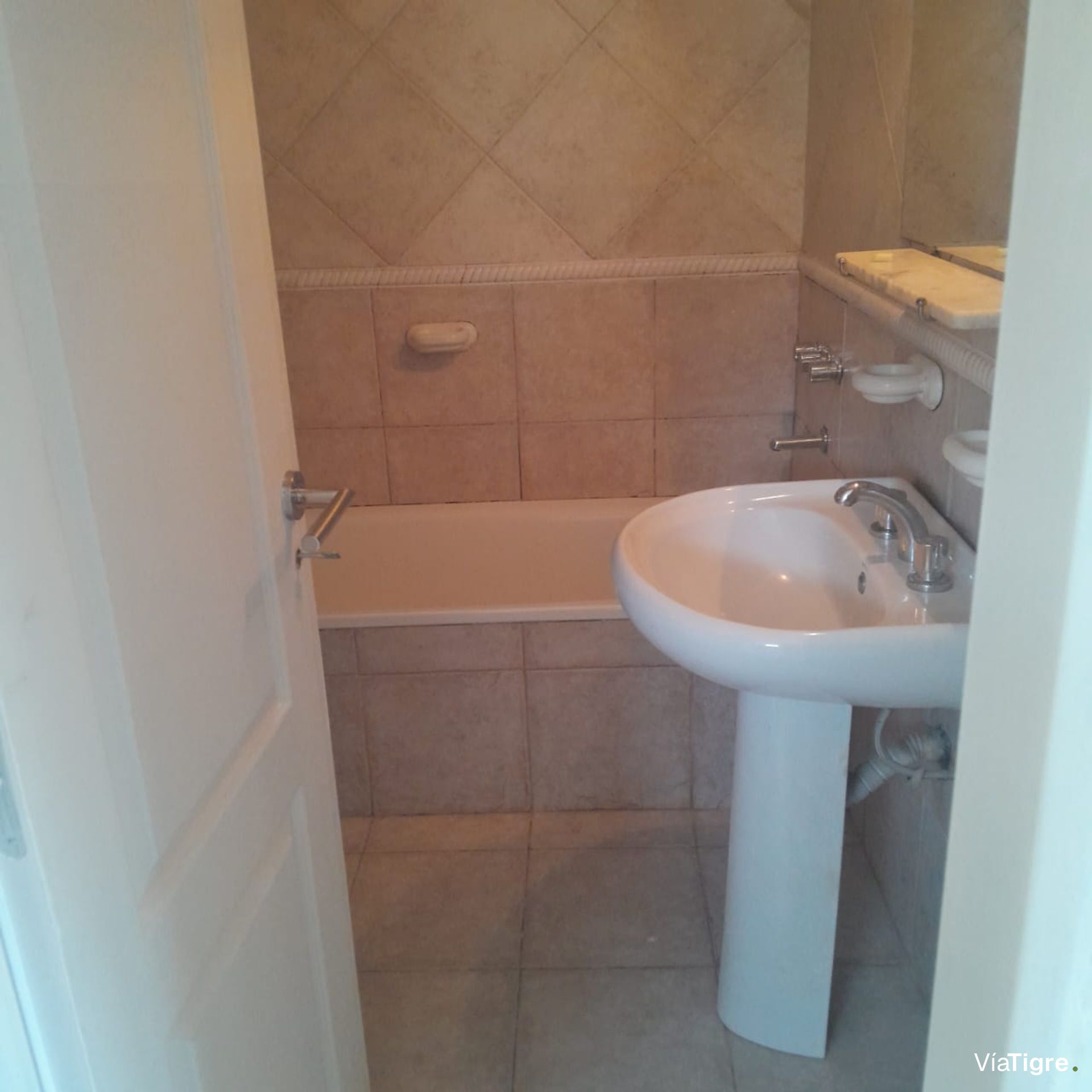 Venta Amplio Departamento Monoambiente en Florida