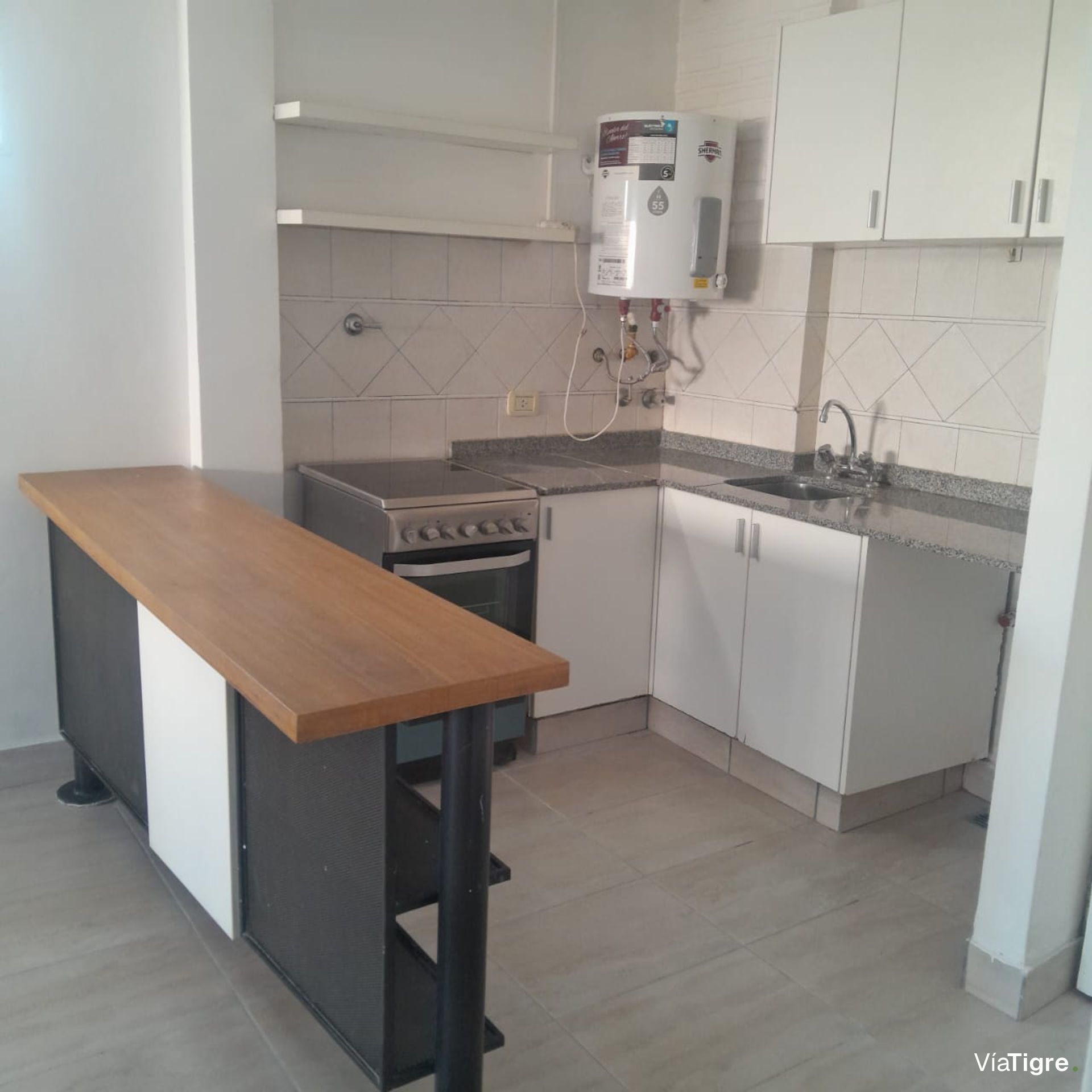 Venta Amplio Departamento Monoambiente en Florida