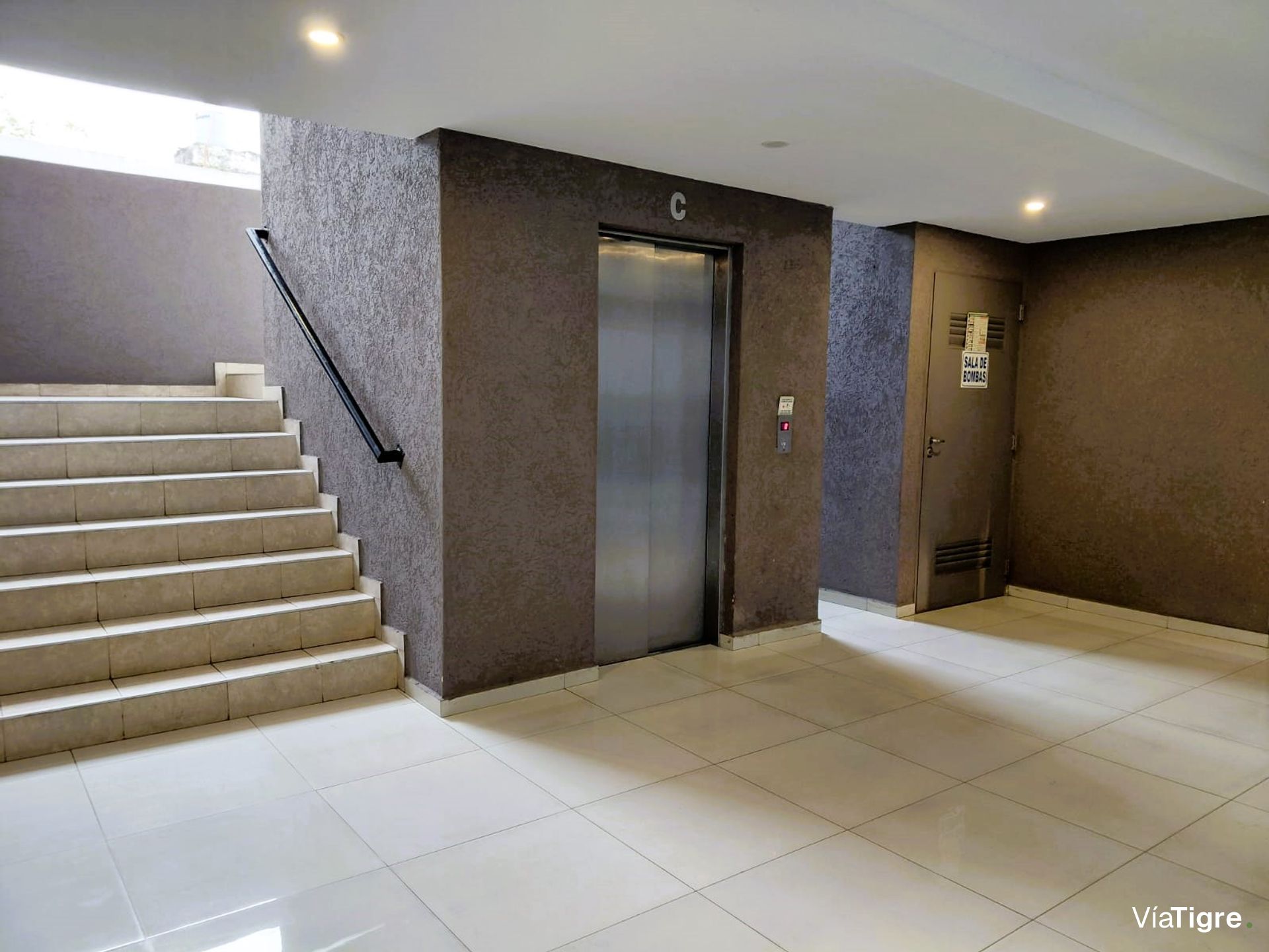 Alquiler Departamento 2 amb c/cochera.V.Martelli