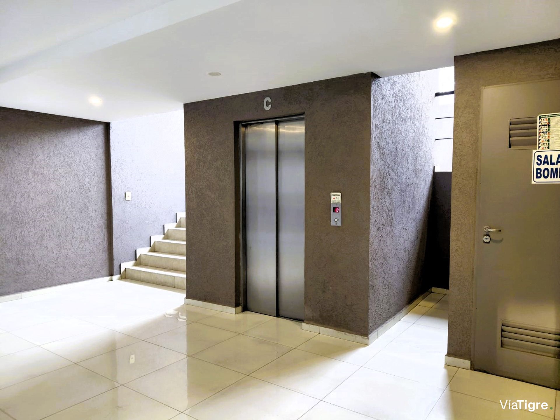 Alquiler Departamento 2 amb c/cochera.V.Martelli