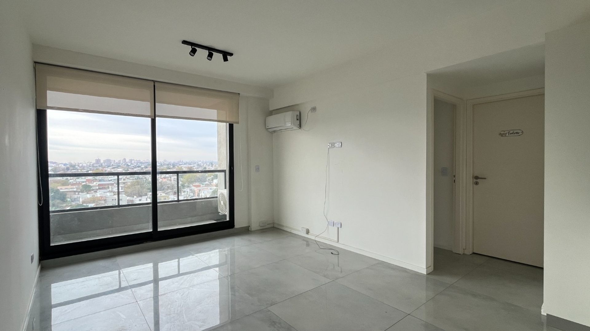Dpto 2 amb Balcón con RENTA. 7º Brickell. Tigre.