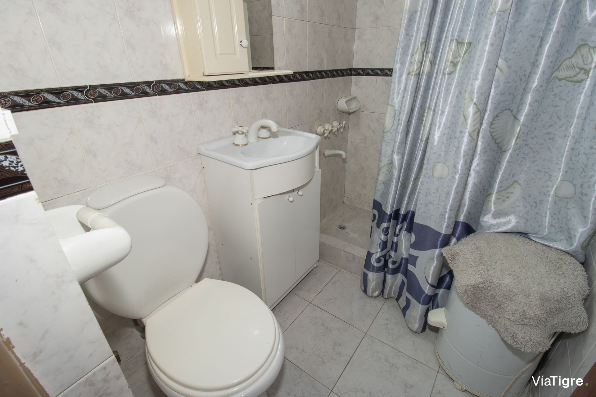 DEPARTAMENTO 2 AMB. CARAPACHAY acepto permuta,