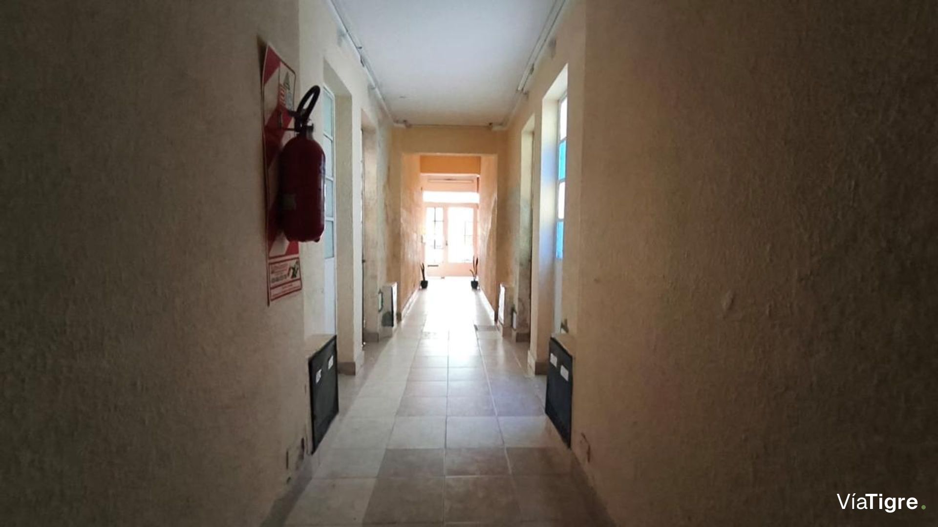 Venta PH dos ambientes patio propio Beccar