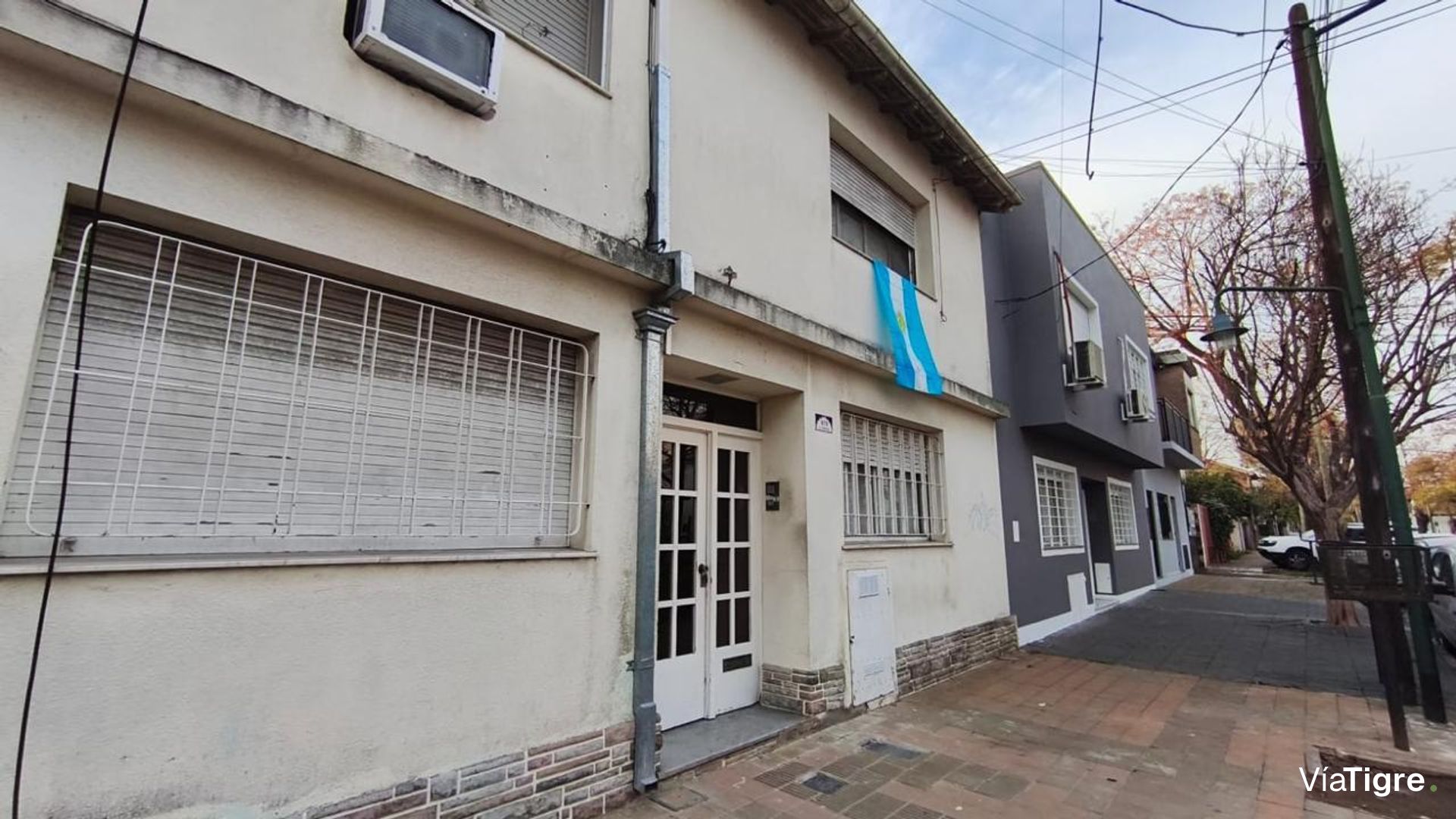 Venta PH dos ambientes patio propio Beccar