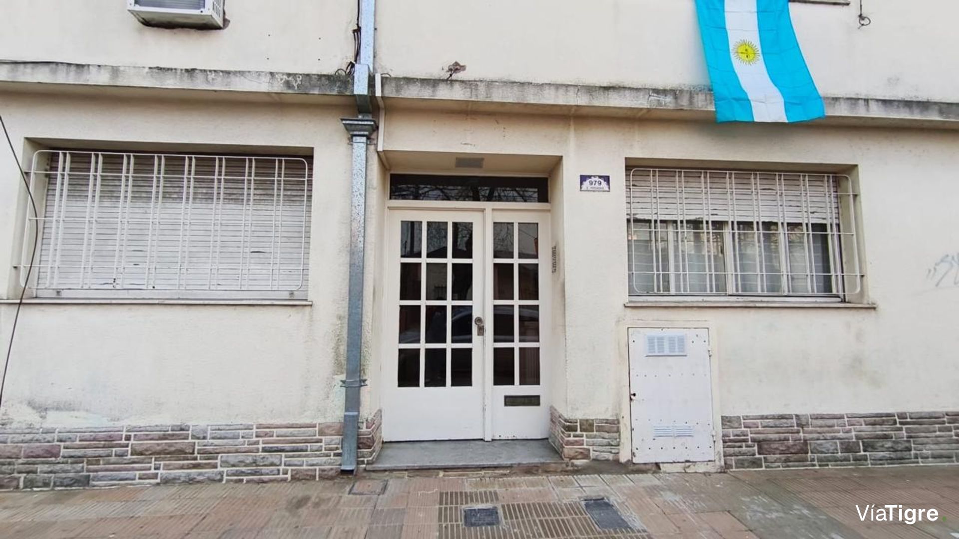 Venta PH dos ambientes patio propio Beccar