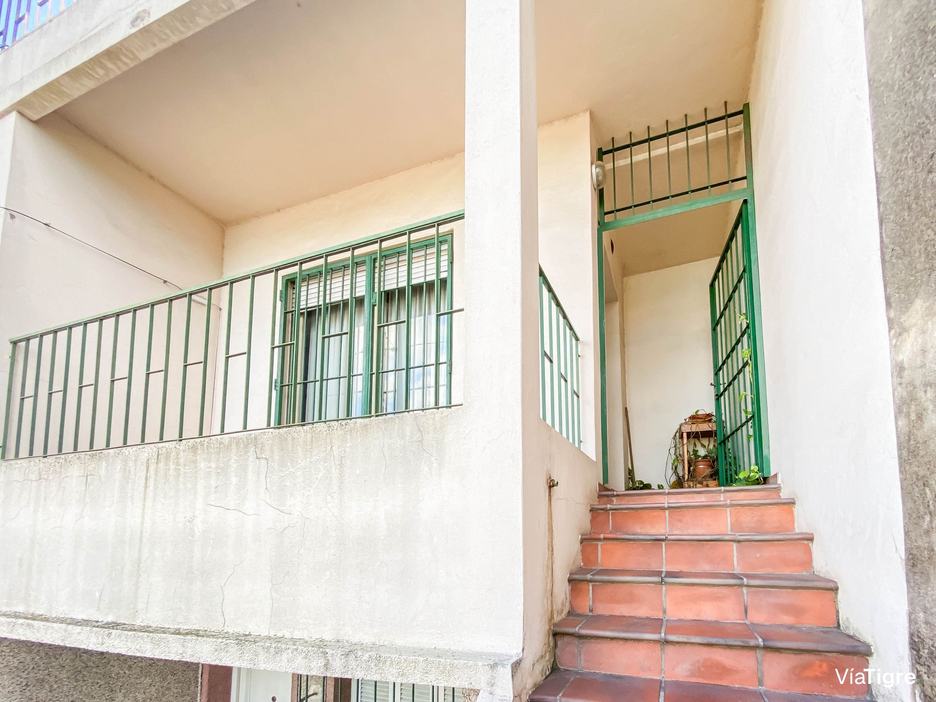 Venta PH 4 ambientes planta alta terraza propia