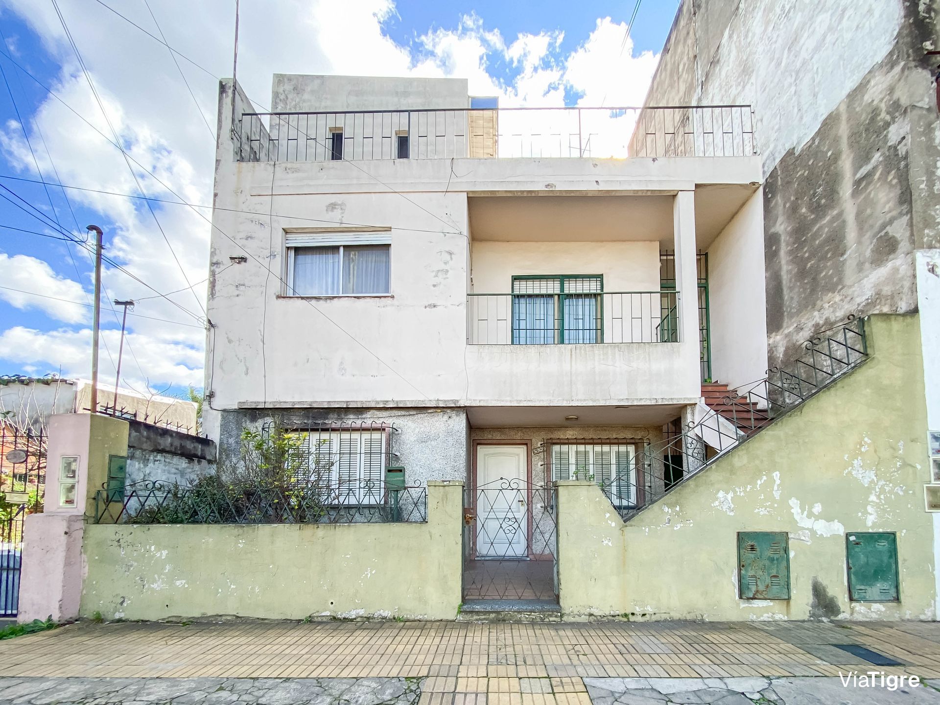 Venta PH 4 ambientes planta alta terraza propia