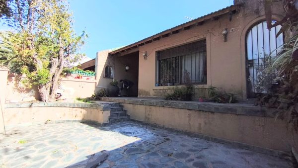 Venta casa 4 ambientes San Fernando jardín cochera