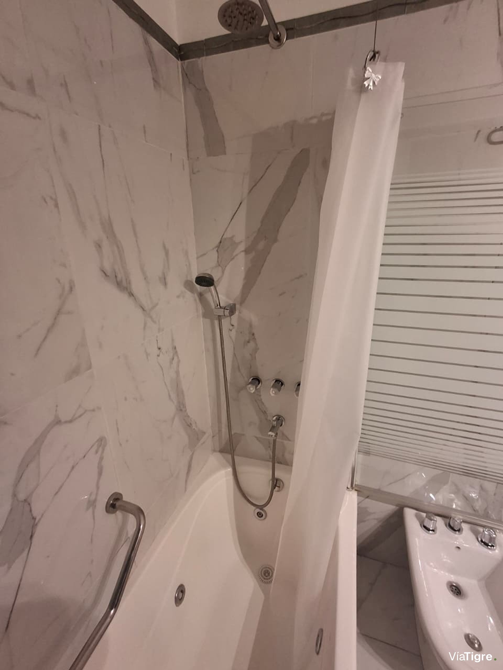 Venta Depto. Semipiso 3 amb Martinez Centro