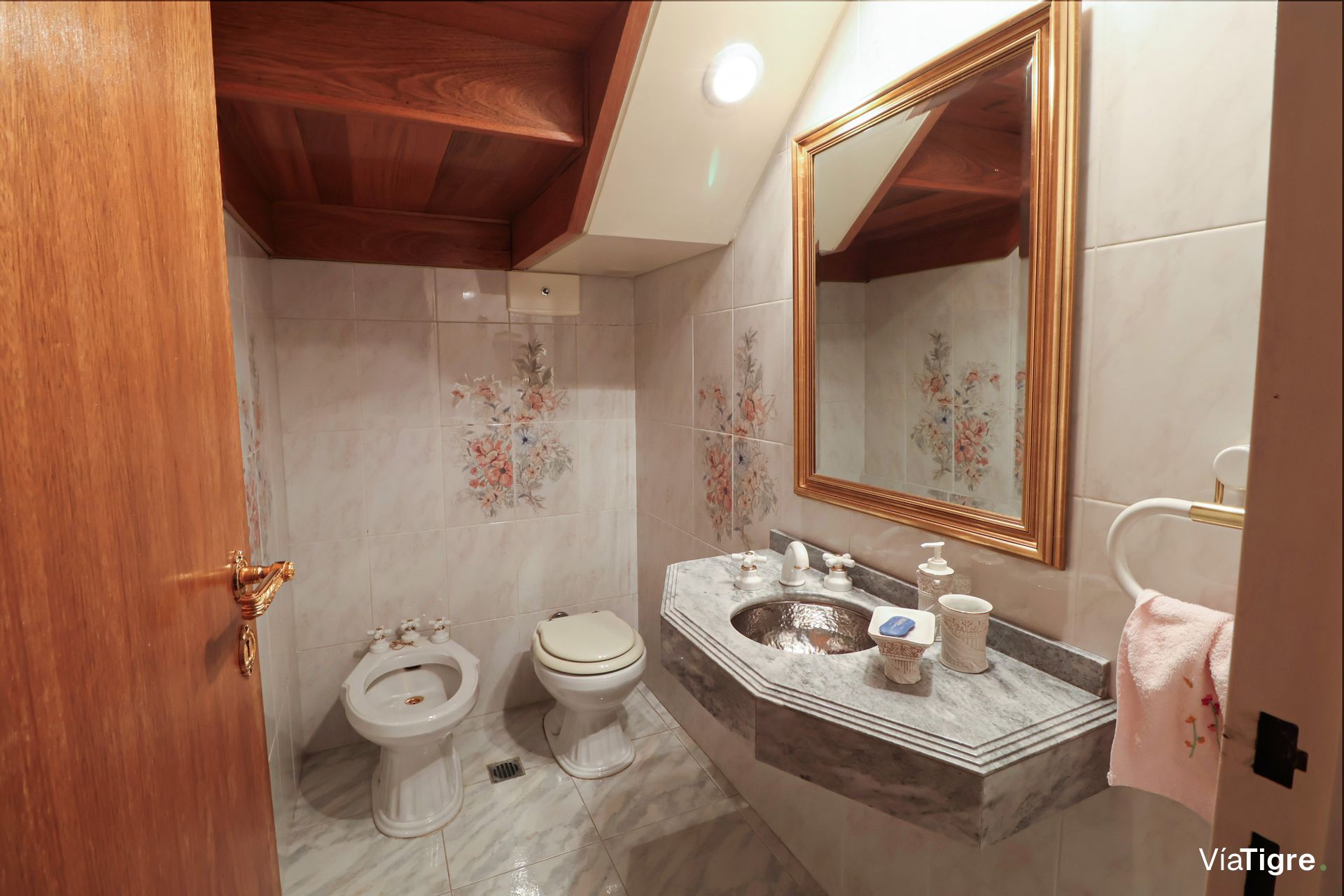 Venta Olivos Triplex 5 Amb 2 Baños Jardin Parrilla