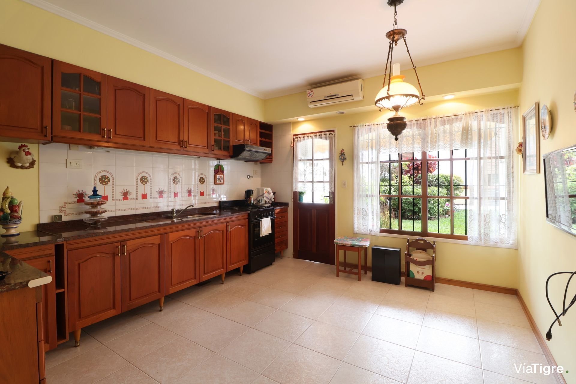 Venta Olivos Triplex 5 Amb 2 Baños Jardin Parrilla