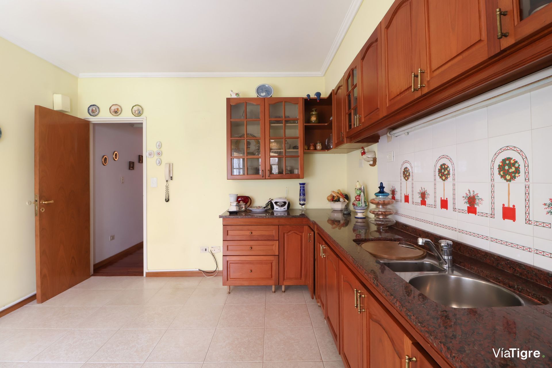 Venta Olivos Triplex 5 Amb 2 Baños Jardin Parrilla