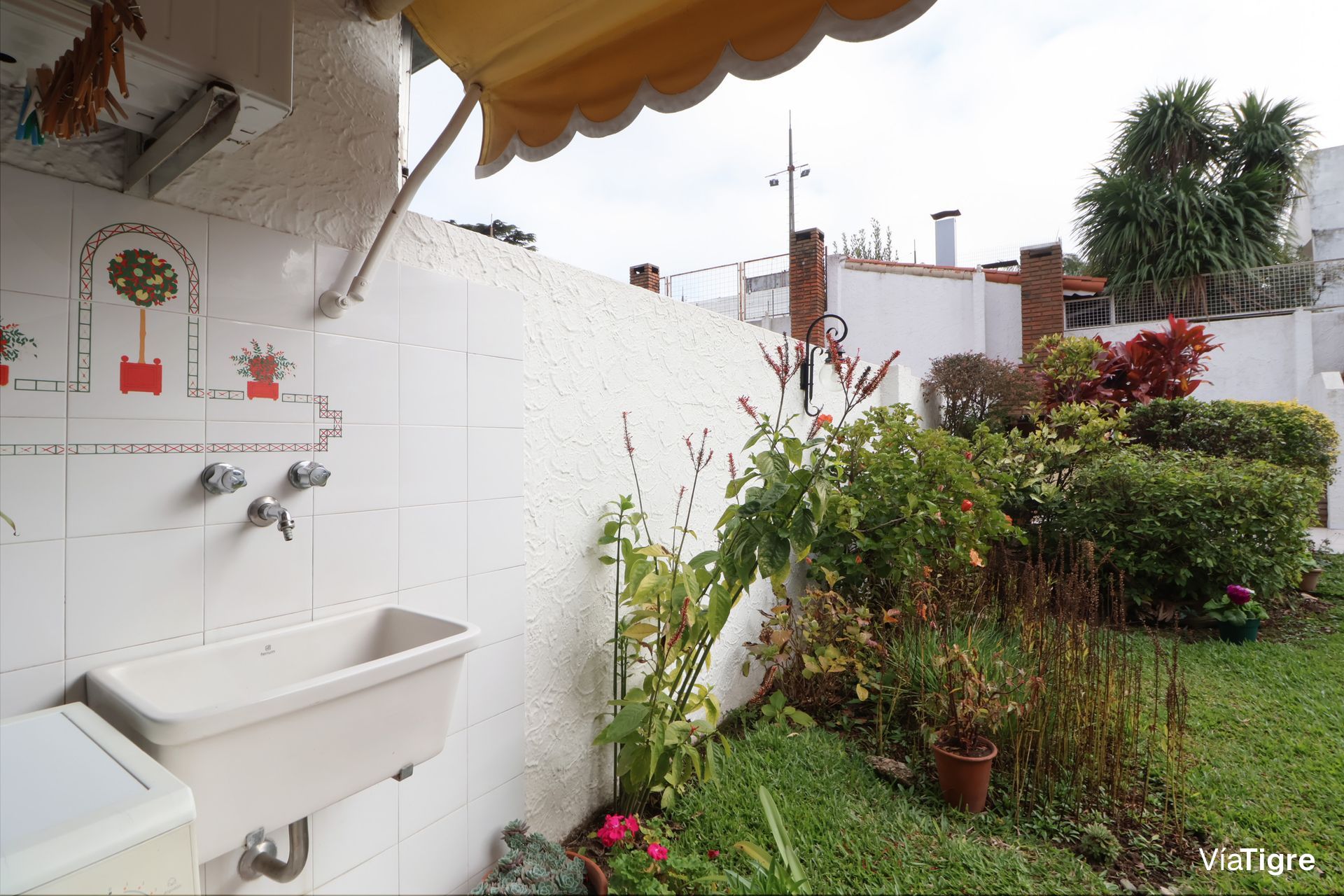 Venta Olivos Triplex 5 Amb 2 Baños Jardin Parrilla