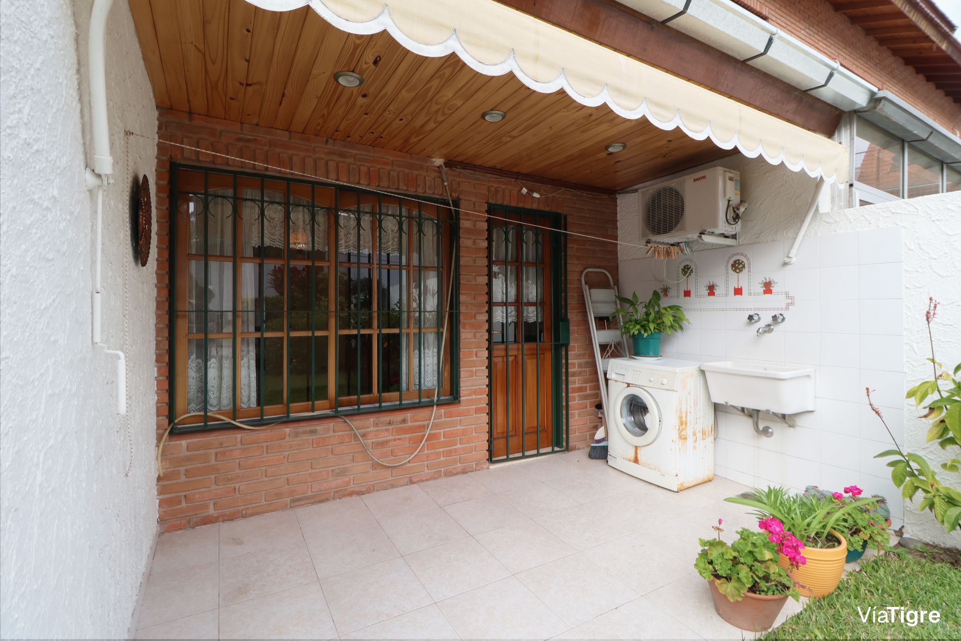 Venta Olivos Triplex 5 Amb 2 Baños Jardin Parrilla