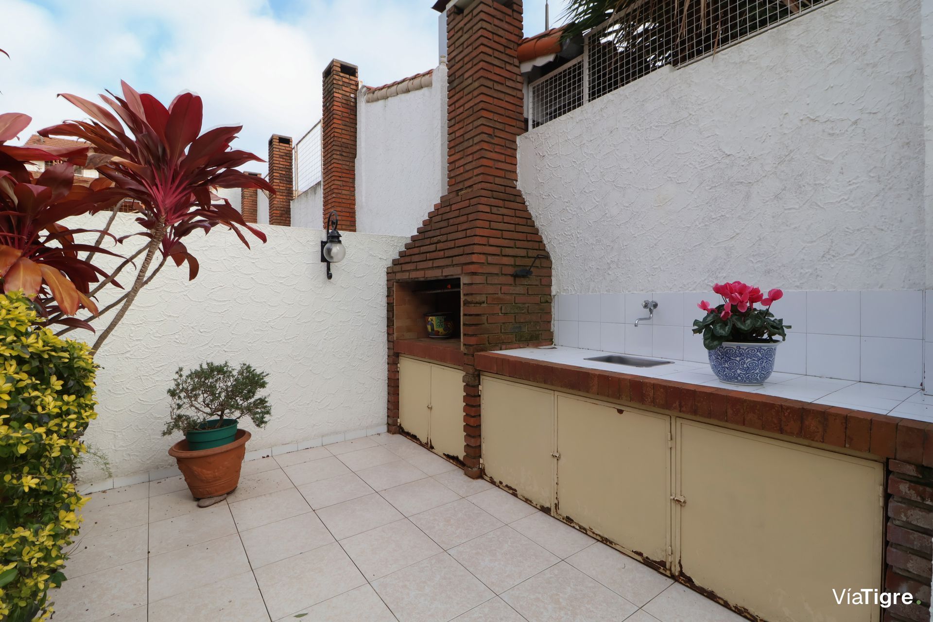 Venta Olivos Triplex 5 Amb 2 Baños Jardin Parrilla