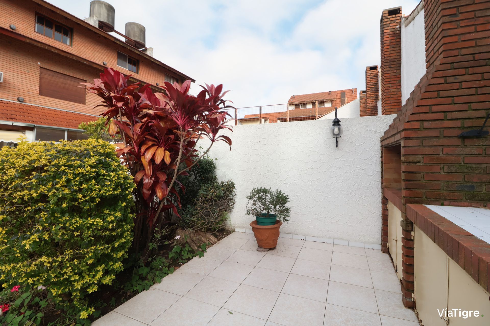 Venta Olivos Triplex 5 Amb 2 Baños Jardin Parrilla