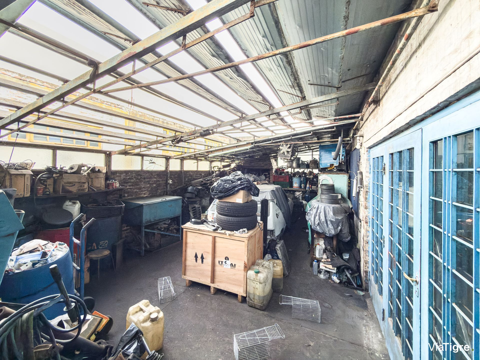 Venta Taller Mecánico Con Casa De 4 Amb