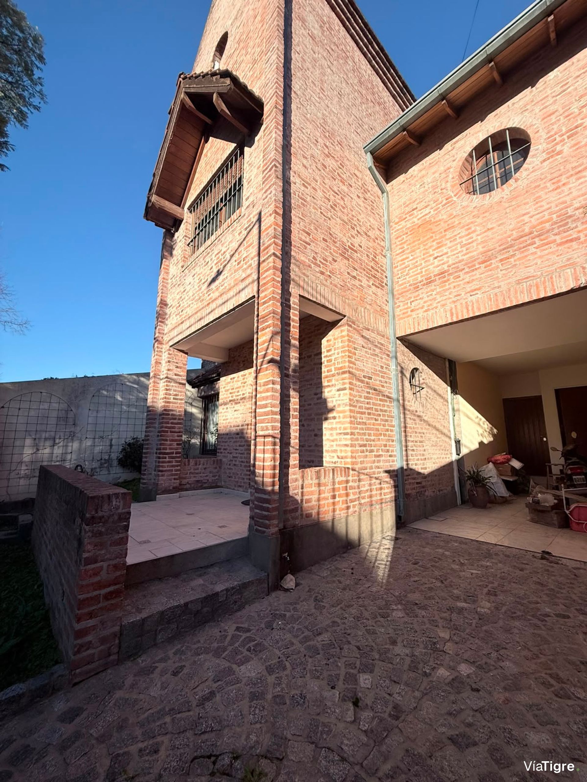 Venta Casa 5 Ambientes Con Jardin