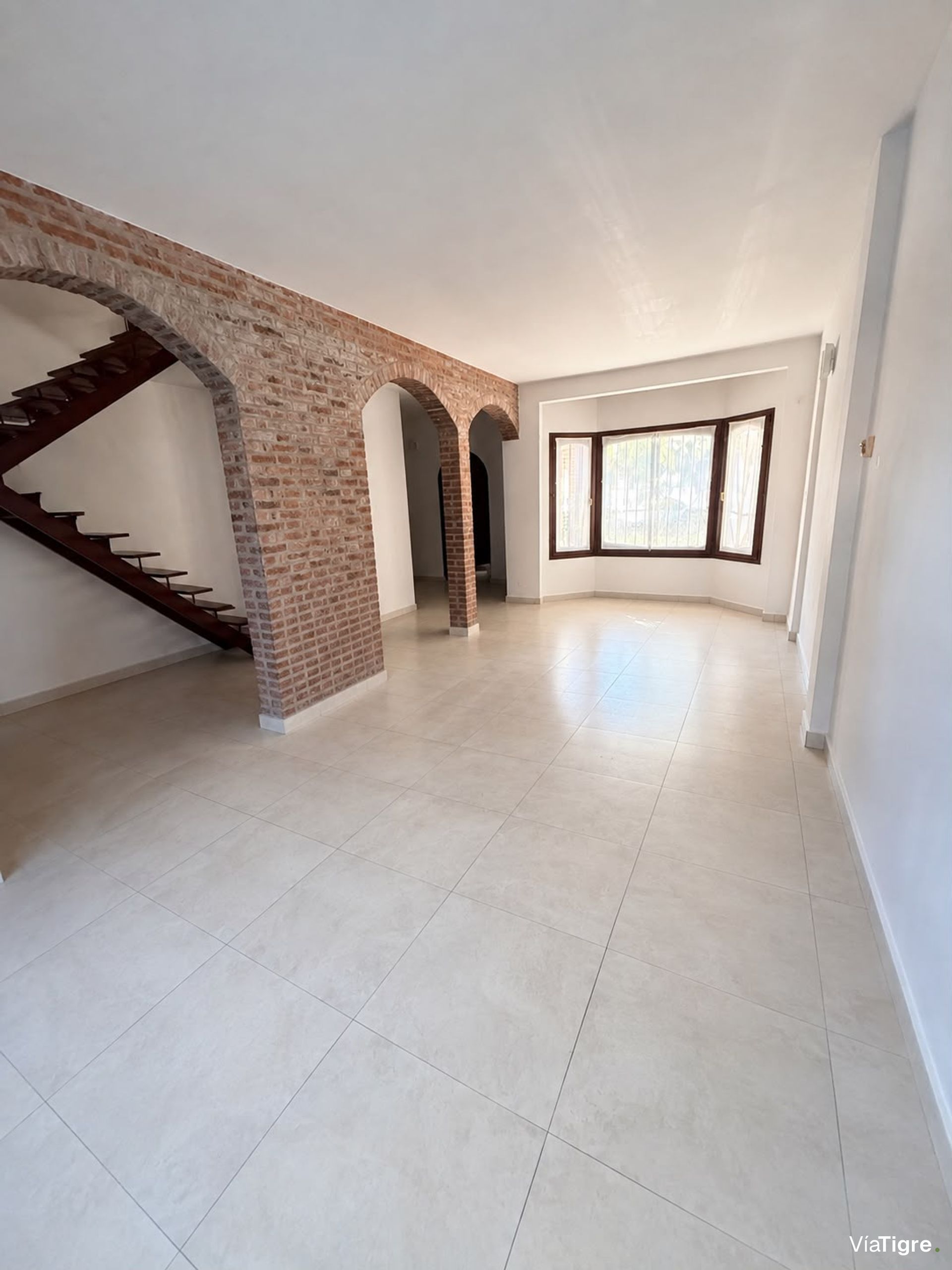 Venta Casa 5 Ambientes Con Jardin
