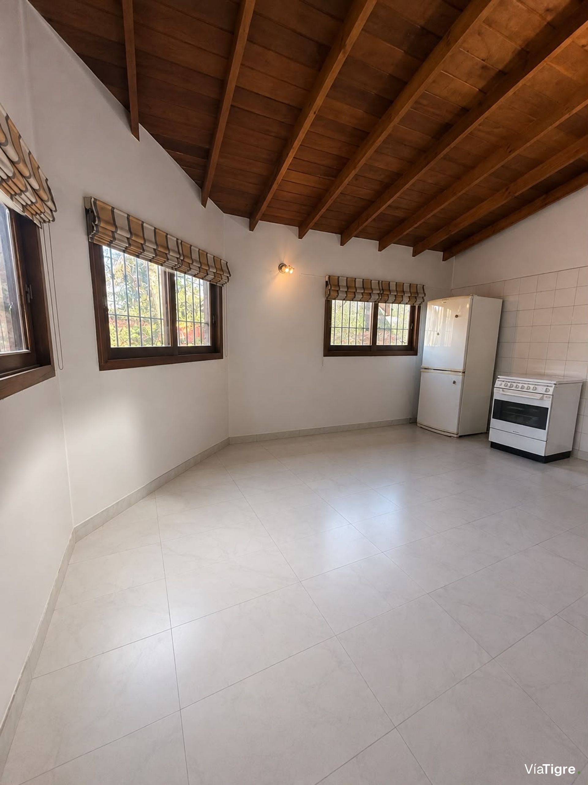 Venta Casa 5 Ambientes Con Jardin