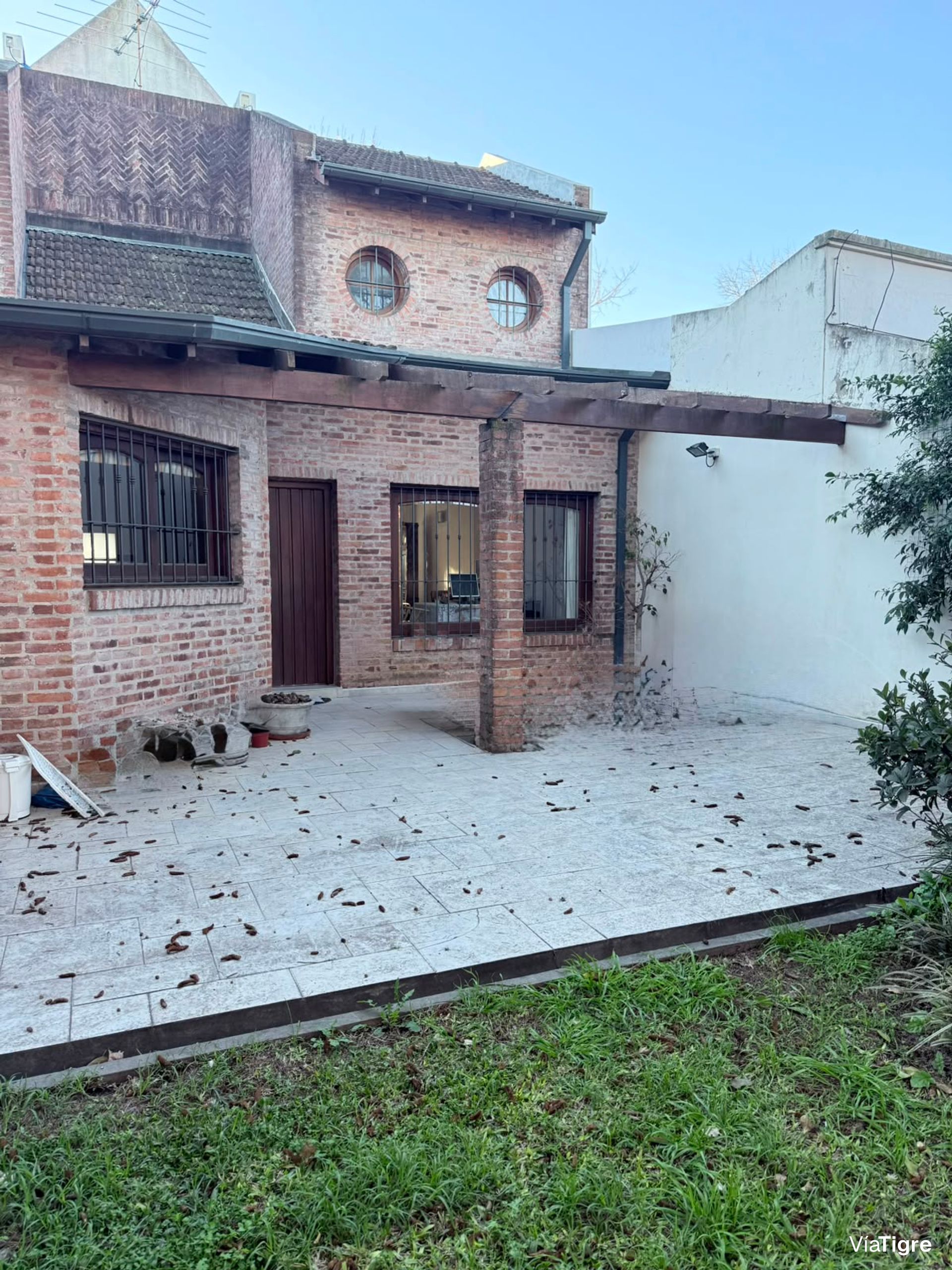 Venta Casa 5 Ambientes Con Jardin