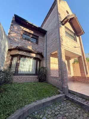 Venta Casa 5 Ambientes Con Jardin