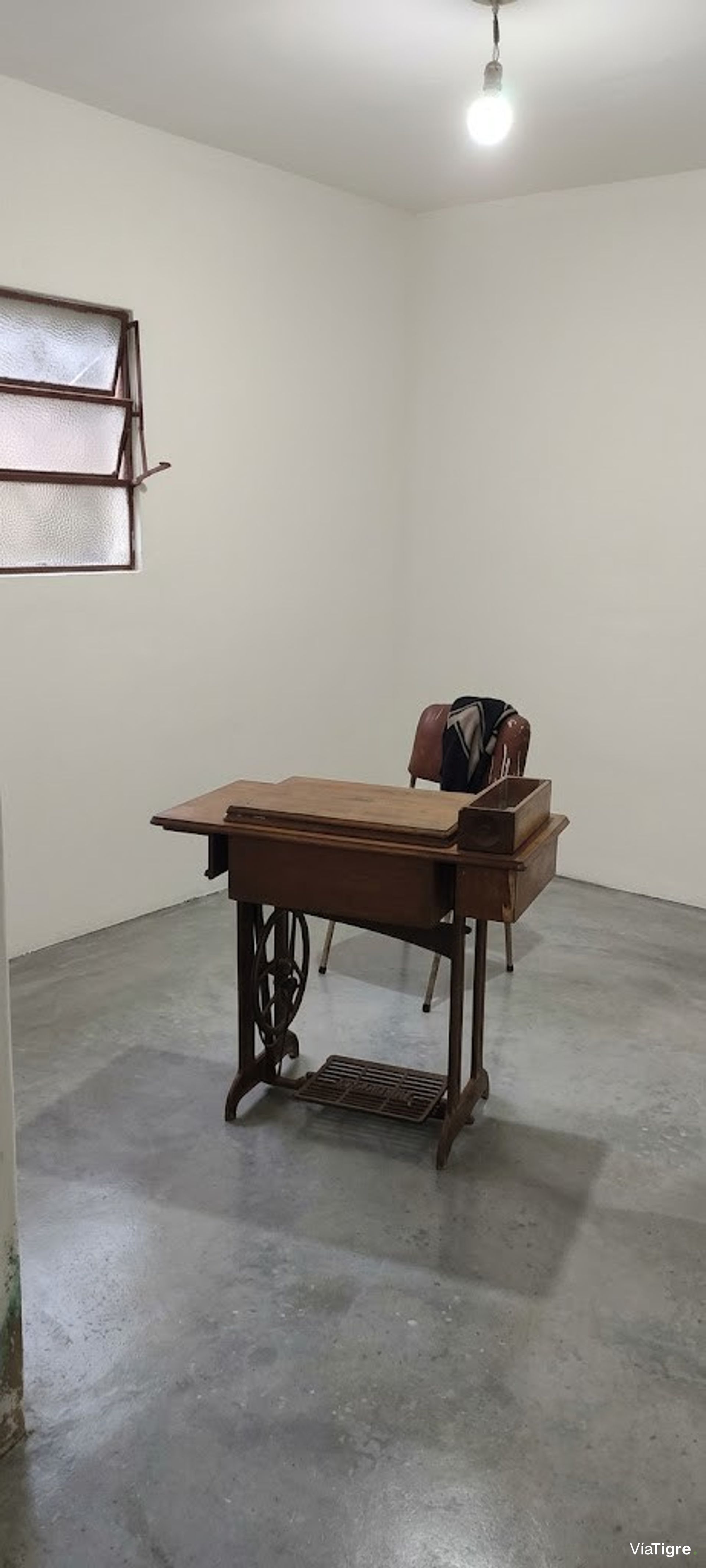 Lote con casa en venta en Benavidez para refacción