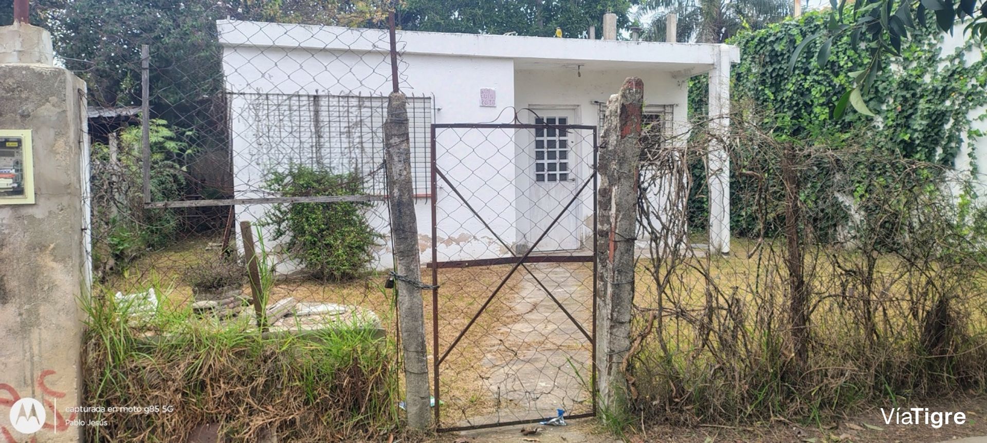 Lote con casa en venta en Benavidez para refacción