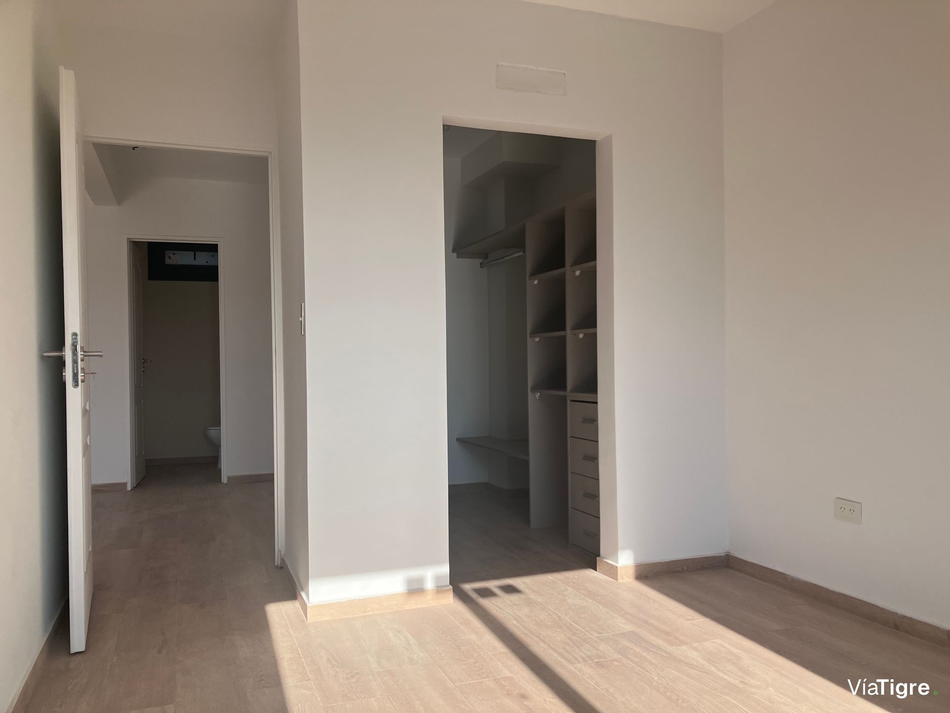 Venta Depto 2 amb +balcón San Isidro-A estrenar!